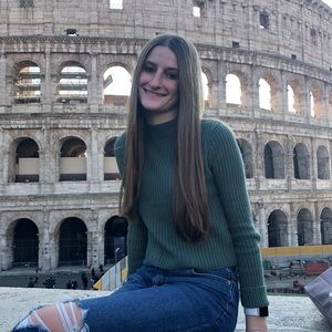 Super cute crop sweater